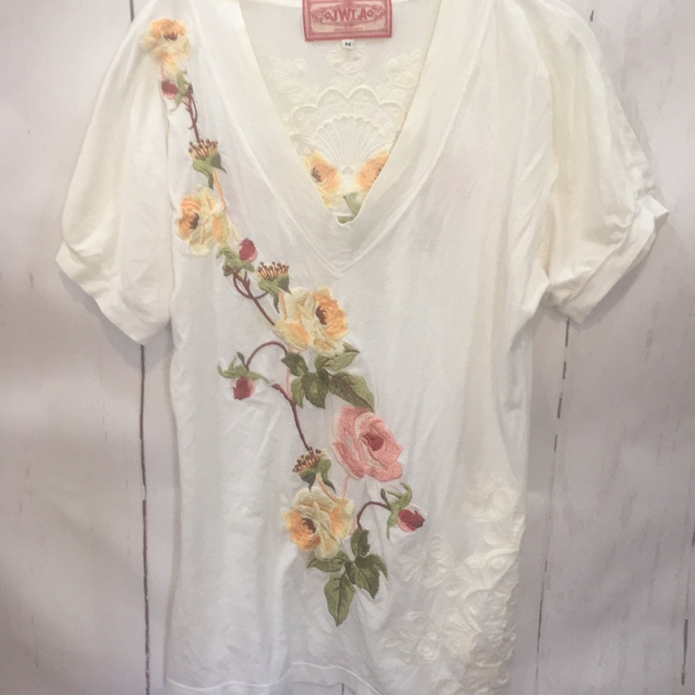 ++SOLD++Johnny Was M White V Neck S/S Blouse Floral Embroidery Cotton Blend Boho